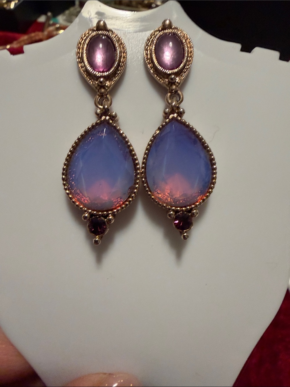 Victorian glass amethyst Opalescent Teardrop Dangle Earrings pierced like new